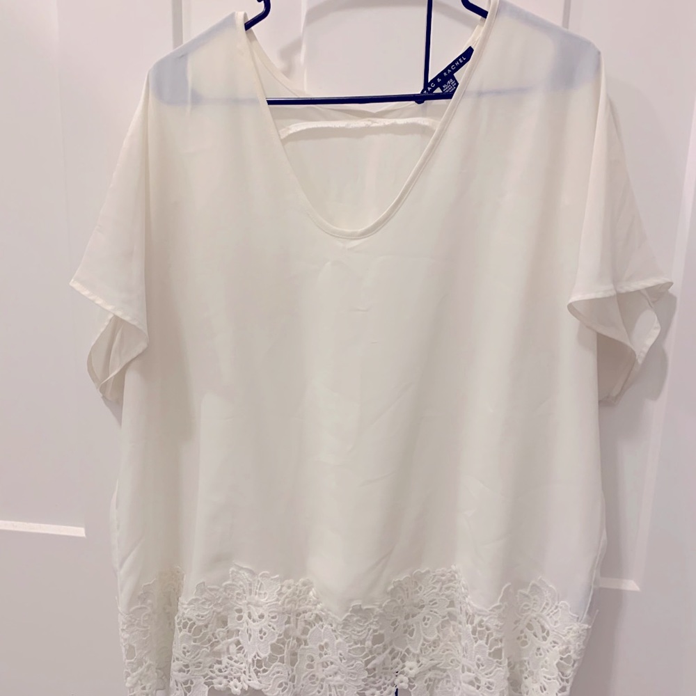 White shear shirt. Like new. - Picture 1 of 3